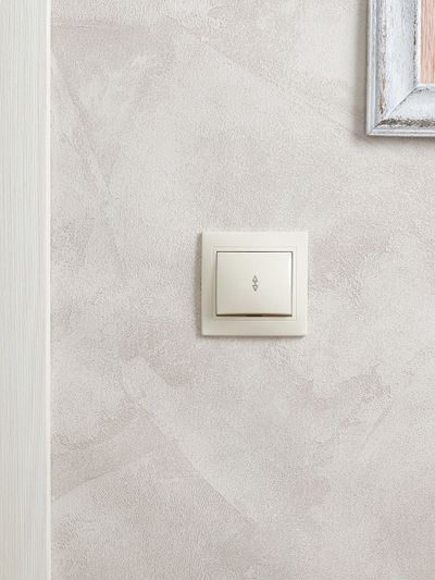 KVARTA Выключатель 1-клавишный прох 10А ВСп10-1-0-ККм кремовый GENERICA