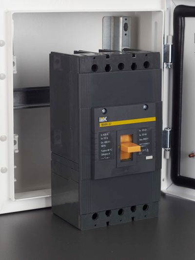 Выключатель автоматический ВА88-37 3Р 400А 35кА IEK
