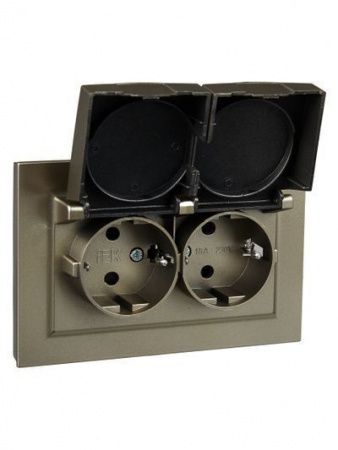 BRITE Розетка 2-местная с заземлением с защитными шторками и крышкой 16А в сборе IP44 РСбш12-3-44-БрШ шампань IEK