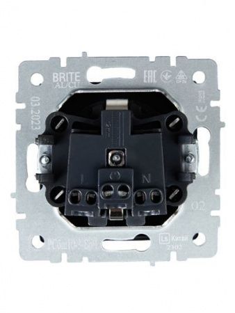 BRITE Розетка 1-местная с заземлением с защитными шторками и крышкой 16А IP20 РСбш10-3-БрЧ черный IEK