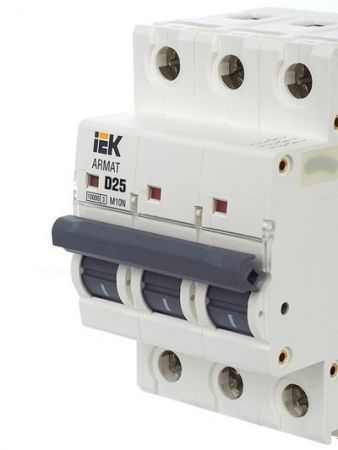 ARMAT Автоматический выключатель M10N 3P D 25А IEK