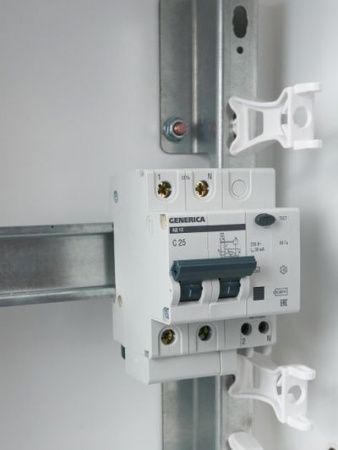 Дифференциальный автоматический выключатель АД12 2Р 25А 30мА GENERICA