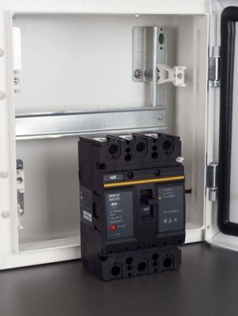 Выключатель автоматический ВА88-35 3Р 250А 35кА MASTER IEK