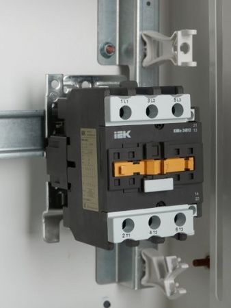 Контактор КМИе-34012 40А 230В/АС3 1NO;1NC GENERICA