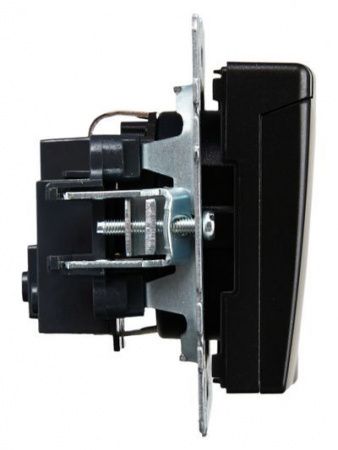 BRITE Розетка 1-местная с заземлением с защитными шторками и крышкой 16А IP20 РСбш10-3-БрЧ черный IEK