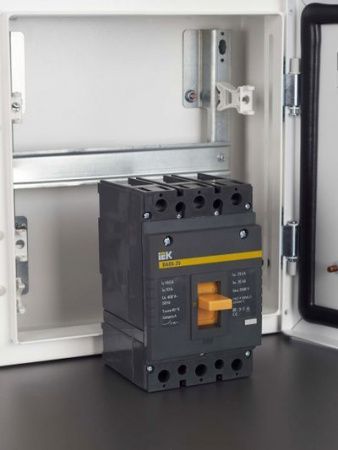 Выключатель автоматический ВА88-35 3Р 160А 35кА IEK