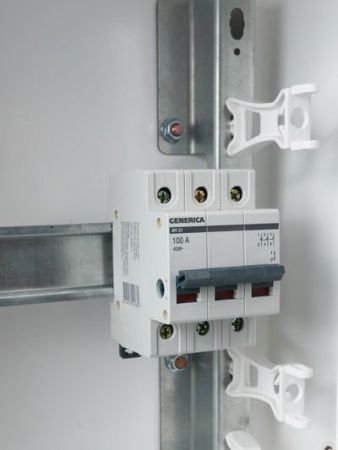 Выключатель нагрузки (мини-рубильник) ВН-32 3Р 100А GENERICA