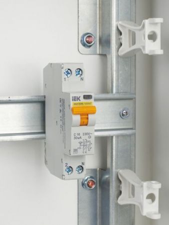 Выключатель автоматический дифференциального тока АВДТ32МL C16 30мА KARAT IEK