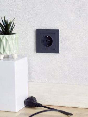 BRITE Розетка 1-местная с заземлением без защитных шторок 16А РС11-1-0-БрГ графит IEK