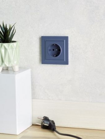 BRITE Розетка 1-местная с заземлением без защитных шторок 16А РС11-1-0-БрМ маренго IEK